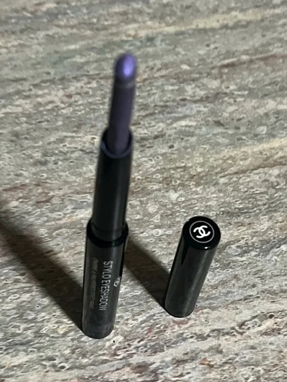 CHANEL Stylo Fresh Effect Eyeshadow Stick - purple # 107